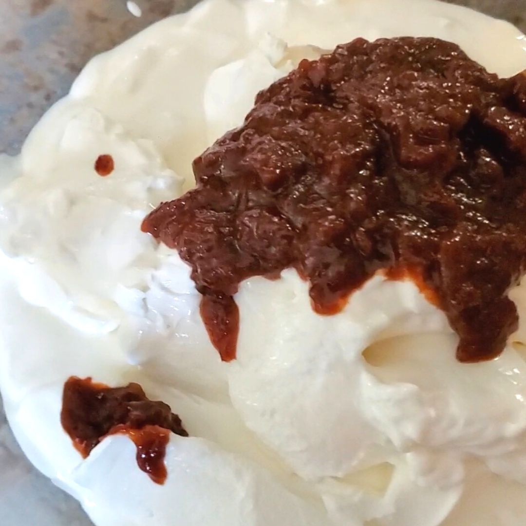 chipotle with sourcream mix it up. chicken drumsticks recipe